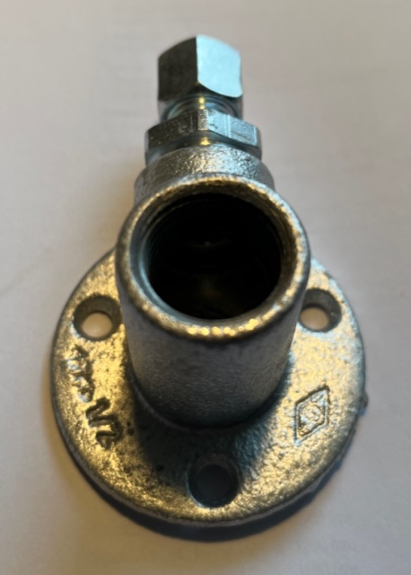 Anschlusswinkel Aufputz IG Rp 1/2 x RVS 8